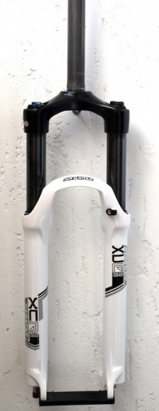 Вилка SR Suntour SF14 XCR DS LO R AIR A 26" 120, білий
